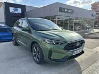 Usado Ford Kuga ST-Line 180 CV (132 kW) 2025 Verde SUV