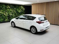 Usado Toyota Auris Hybrid Advance 136 CV (100 kW) 2018 Blanco Berlina
