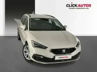 Usado Seat Leon Style 150 CV (110 kW) 2024 Blanco Familiar