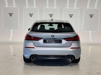 Usado BMW 118 Sport Line 150 CV (110 kW) 2020 Plateado Utilitario