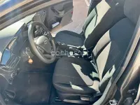 Usado Ford Fiesta Trend 75 CV (55 kW) 2020 Gris / plata Utilitario