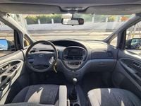 Usado Toyota Previa Sol 116 CV (85 kW) 2003 Azul Monovolumen