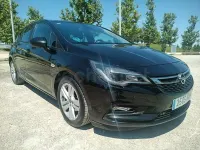 Usado Opel Astra Selective 110 CV (80 kW) 2018 Negro Berlina