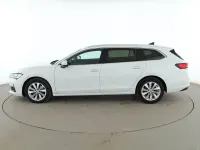 Usado Skoda Superb Selection 150 CV (110 kW) 2024 Blanco Familiar