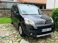 Usado Citroën Berlingo XTR 100 CV (73 kW) 2016 Negro Monovolumen