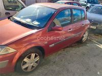 Usado Renault Mégane Dynamique 120 CV (88 kW) 2002 Granate Berlina