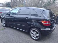 Usado Mercedes B180 109 CV (80 kW) 2011 Negro Monovolumen