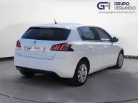 Usado Peugeot 308 Style 100 CV (73 kW) 2020 Blanco Berlina