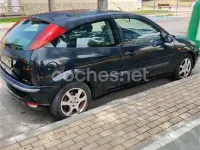 Usado Ford Focus Trend 100 CV (73 kW) 2003 Negro Berlina