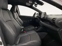 Usado Toyota Yaris Style 116 CV (85 kW) 2022 Blanco Utilitario