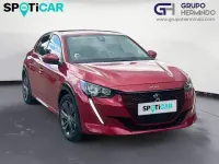 Usado Peugeot e-208 Allure 100 kW (136 HP) 2021 Vermelho Citadino