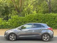 Usado Hyundai i30 GO! 100 CV (73 kW) 2016 Azul Berlina