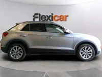 Usado VW T-Roc 116 CV (85 kW) 2024 Gris SUV