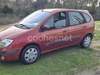 Usado Renault Scénic Dynamique 120 CV (88 kW) 2003 Granate Monovolumen