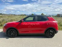 Gebraucht SsangYong Tivoli 115 PS (84 kW) 2016 Rot SUV