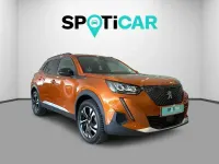 Usado Peugeot 2008 Allure 110 CV (80 kW) 2022 Naranja SUV