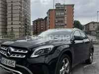 Usado Mercedes GLA200 136 CV (100 kW) 2018 Negro SUV