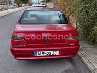 Usado Peugeot 306 71 CV (52 kW) 2000 Rojo Berlina