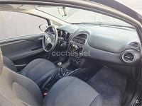 Usado Fiat Punto Young 69 CV (50 kW) 2016 Negro Utilitario