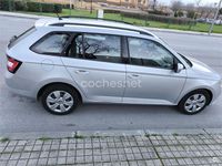 Usado Skoda Fabia Ambition 75 CV (55 kW) 2015 Gris / plata Familiar
