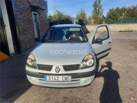 Usado Renault Clio II Authentique 60 CV (44 kW) 2004 Gris / plata Berlina