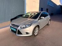Usado Ford Focus Trend 125 CV (91 kW) 2011 Gris / plata Berlina