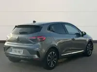 Usado Renault Clio Techno 100 CV (73 kW) 2025 Gris Utilitario