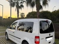 Usado VW Caddy 102 CV (75 kW) 2011 Blanco Monovolumen