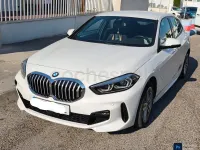 Usado BMW 118 150 CV (110 kW) 2023 Blanco Berlina