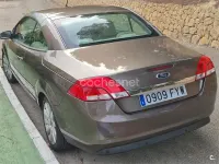 Usado Ford Focus Cabriolet Titanium 136 CV (100 kW) 2007 Gris / plata Descapotable