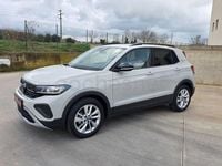 Usado VW T-Cross Life 95 CV (69 kW) 2025 Gris / plata SUV
