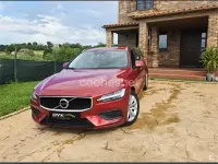 Usado Volvo V60 Momentum 150 CV (110 kW) 2019 Granate Familiar
