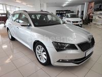 Usado Skoda Superb Ambition 150 CV (110 kW) 2019 Gris / plata Familiar