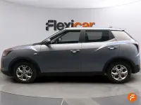 Usado SsangYong Tivoli 163 CV (119 kW) 2024 Gris / plata SUV