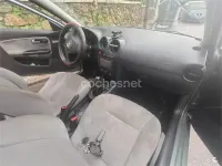 Usado Seat Ibiza Stella 75 CV (55 kW) 2003 Verde Utilitario