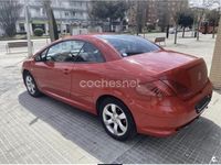 Usado Peugeot 307 CC 143 CV (105 kW) 2005 Rojo Descapotable