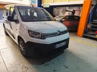 Usado Citroën Berlingo Live 102 CV (75 kW) 2020 Blanco Monovolumen