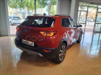 Usado Kia Stonic 100 CV (73 kW) 2020 Rojo SUV