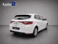 Usado Renault Mégane IV Intens 100 CV (73 kW) 2017 Blanco Berlina