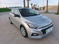 Usado Hyundai i20 84 CV (61 kW) 2020 Gris Utilitario