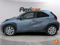 Usado Toyota Aygo 72 CV (52 kW) 2024 Azul