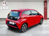Usado Toyota Aygo X-play 72 CV (52 kW) 2021 Rojo Utilitario