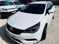 Usado Opel Astra Business 110 CV (80 kW) 2018 Blanco Familiar