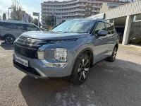 Usado Mitsubishi Outlander P-HEV 306 CV (225 kW) 2025 Gris / plata SUV