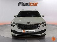 Usado Skoda Kamiq Sport 110 CV (80 kW) 2021 Blanco SUV