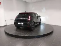 Begagnad Renault 5 E-Tech Techno 110 kW (150 HK) 2025 Svart Sedan