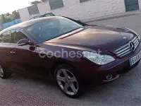 Usado Mercedes CLS500 306 CV (225 kW) 2006 Granate Coupe