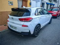 Usado Hyundai i30 140 CV (102 kW) 2020 Blanco Berlina