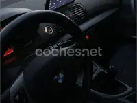 Usado BMW 118 122 CV (89 kW) 2007 Negro Utilitario
