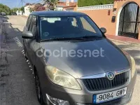 Usado Skoda Fabia 60 CV (44 kW) 2010 Beige Berlina